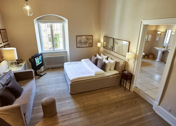 Отель Holckenhavn Slot