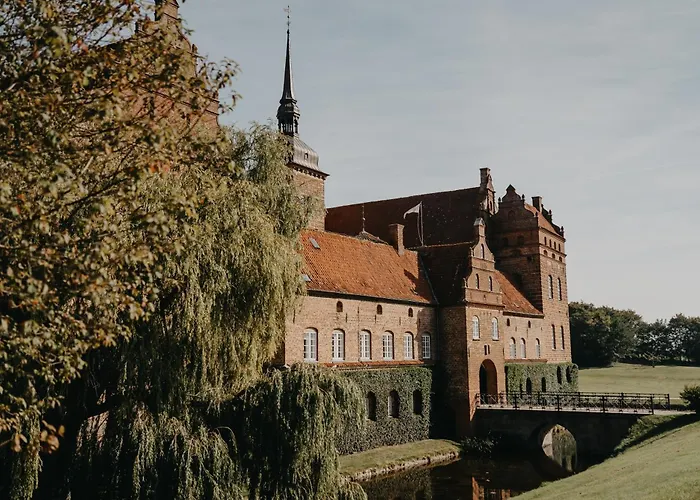 Отель Holckenhavn Slot Нюборг